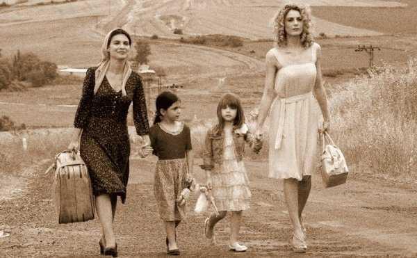 472 - Anneler ile Kızları